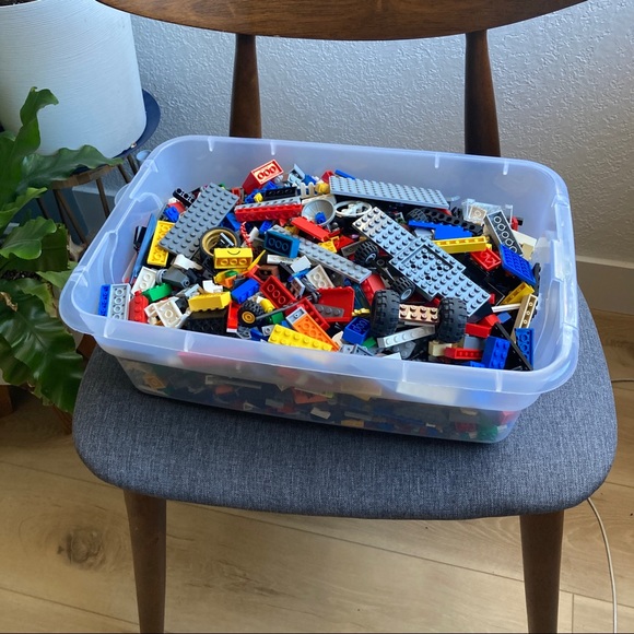 Lots of Legos! (4 pounds of clean, sorted Lego pieces) - Picture 3 of 5